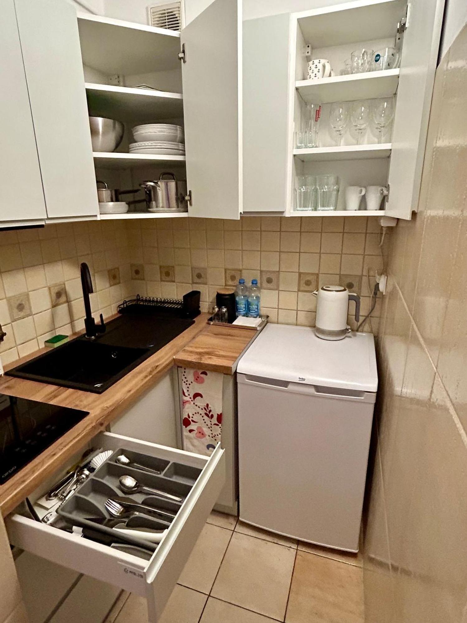 Rj Malczewskiego Apartment